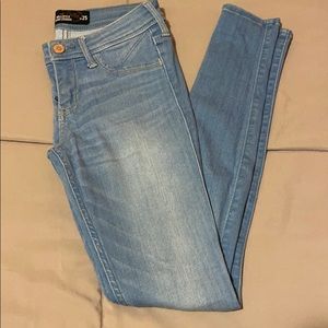 Hollister jegging size 25